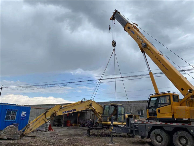 襄垣县25吨吊车的工作半径是多少？