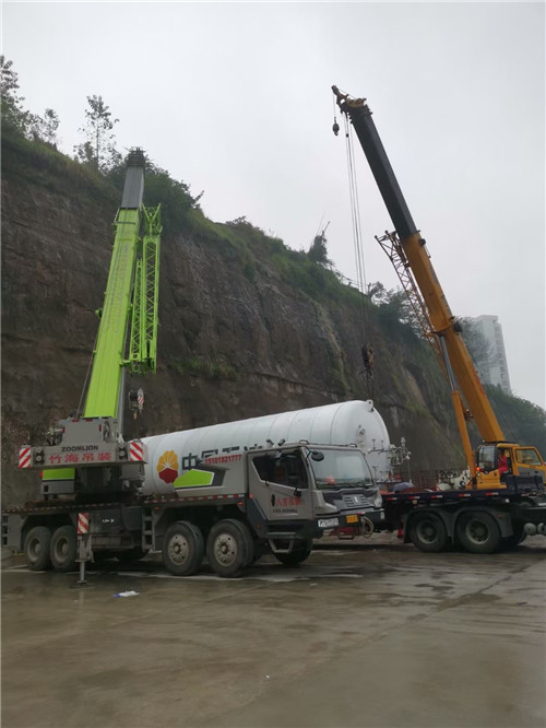 襄垣县“不怕风雨冻”—— 吊车的 “恶劣环境适应” 技术